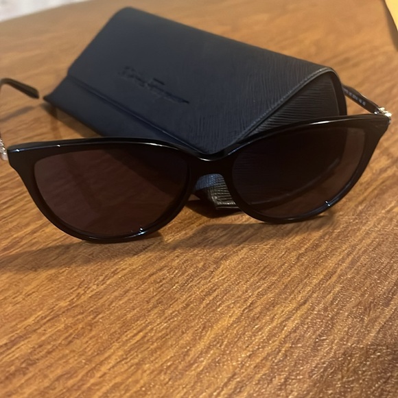 Ferragamo womens black cat eye sunglasses